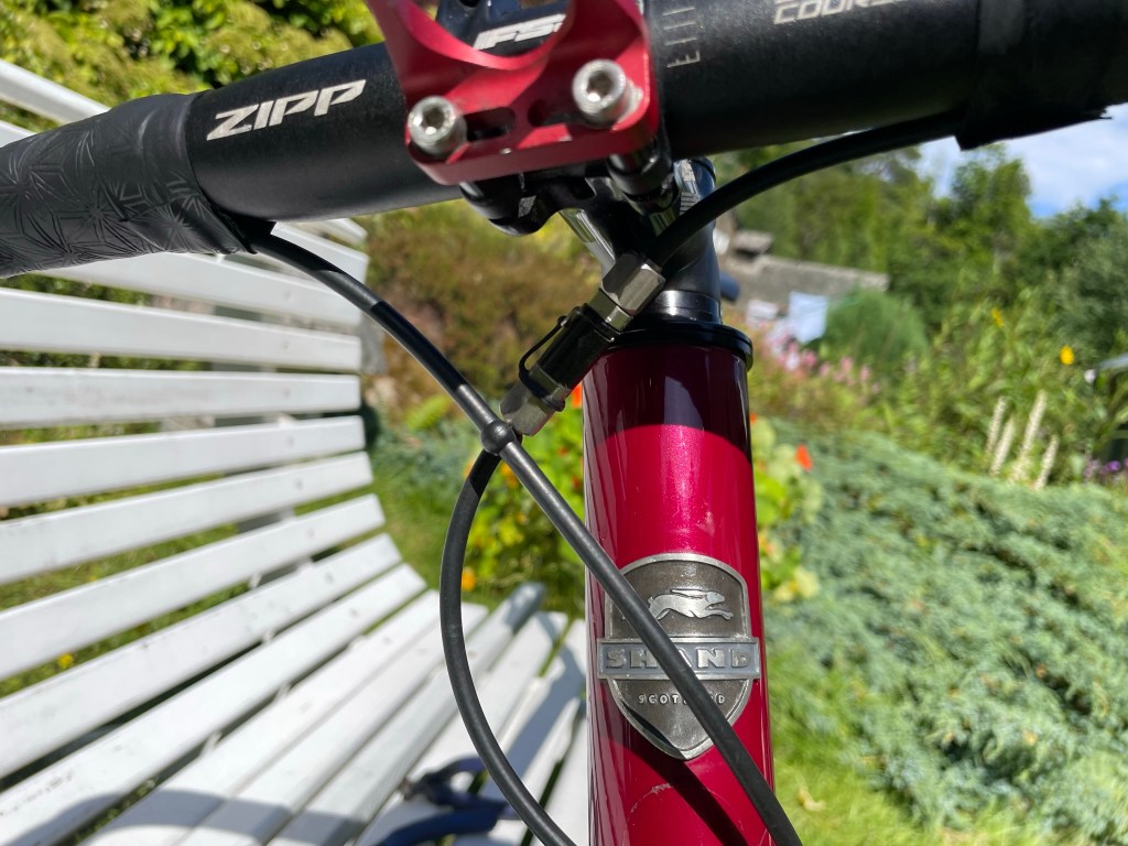 Hydraulic line quick link